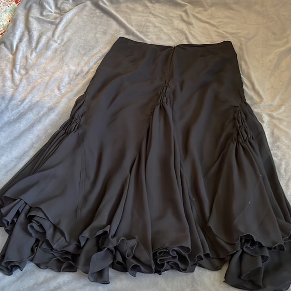 Amazing black textured skirt - Picture 5 of 12